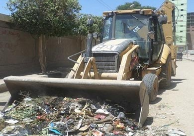 رفع وإزالة 588 طن قمامة ومخلفات بمغاغة في المنيا