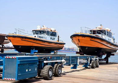 «القناة للإنشاءات البحرية» تدشن «لنشين إرشاد» لموانئ البحر الأحمر