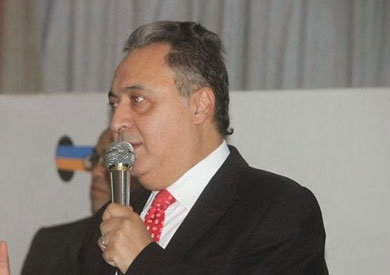 الدكتور أحمد عماد وزير الصحة