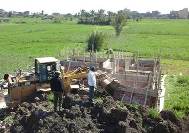 إزالة 11 تعدى على الأراضي الزراعية بدمياط