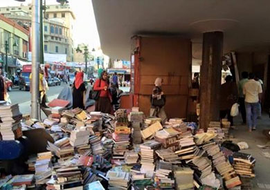 باعة الكتب بـ«محطة الرمل»