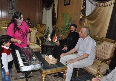 كرم محافظ الوادي الجديد، اللواء محمود عشماوي الطفل مينا أشرف أمين