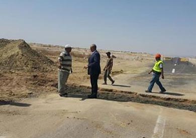محافظ البحر الأحمر يتفقد الطريق الدائري الأوسط بالغردقة