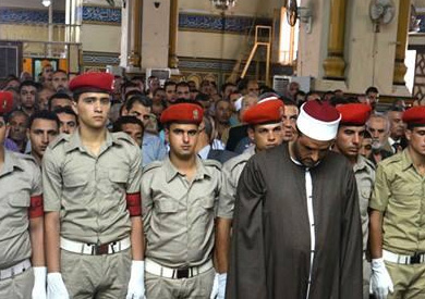أهالي «ميت بدر حلاوة» يؤدون صلاة الغائب