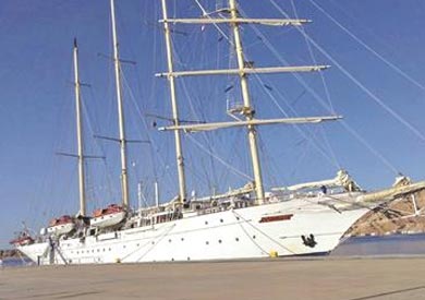 ميناء شرم الشيخ يستقبل السفينة الشراعية " STAR CLIPPER"