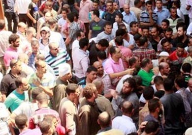 تجمهر عشرات الأهالي أمام مشرحة طنطا - ارشيفية