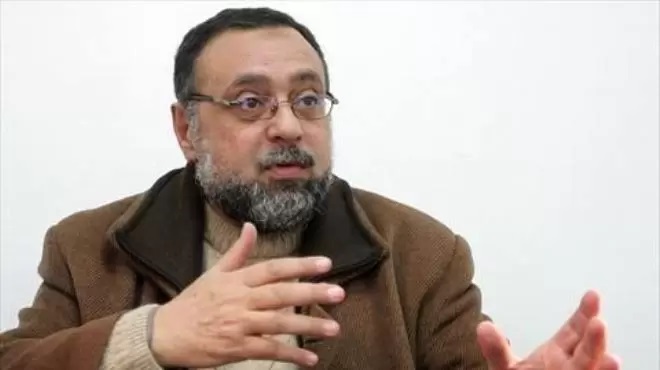 هل تم حبس الصحفي الآخواني  مجدي أحمد حسين (شيخ الصحفيين) بسبب سورة السيسي من قرآن رابسو؟