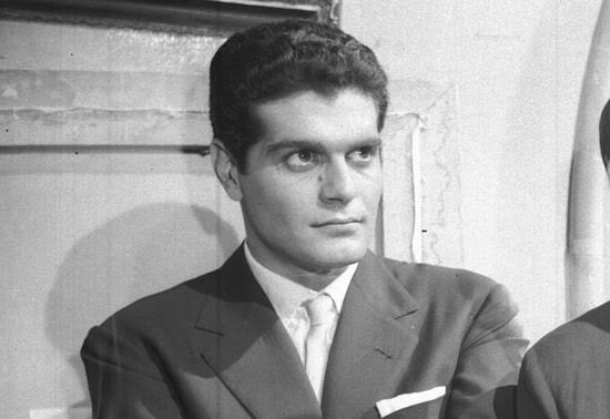 صوت العقل.. كيف تشكلت علاقة عمر الشريف مع والده؟ - بوابة الشروق - نسخة  الموبايل