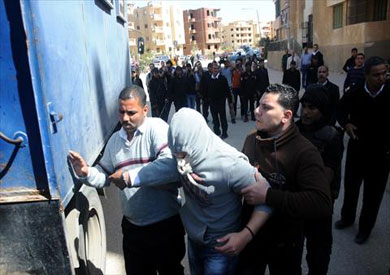 تيمور السبكى اثناء توجهه للمحاكمه