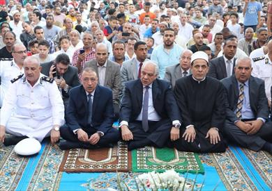 محافظ الجيزة يؤدى صلاة العيد