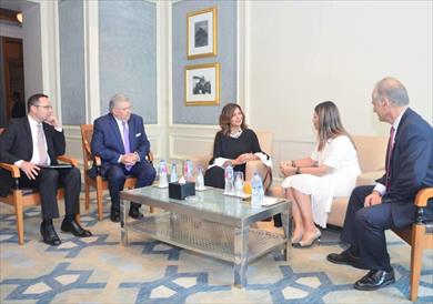 اجتماع الوفد اليوناني مع وزيرة الهجرة