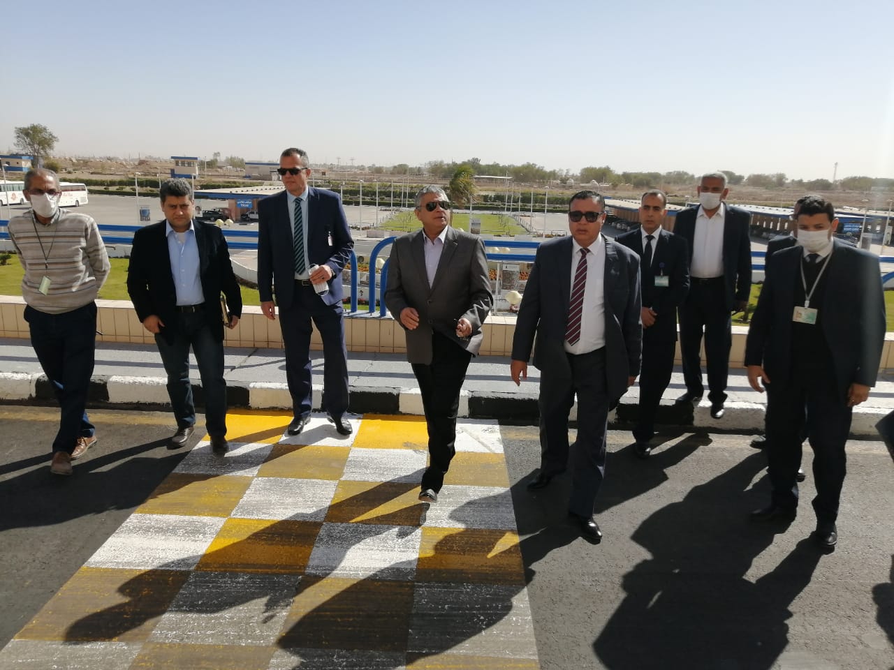 نائب وزير الطيران المدني يتفقد مطار أسوان الدولي