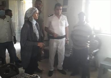 غلق المقاهي