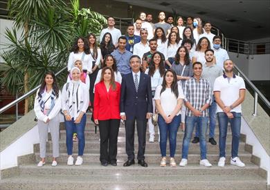 رئيس البريد يستقبل وفد شبابى من الدارسين بالخارج