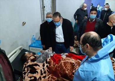 محافظ الشرقية يطمئن  على مصابي القطار