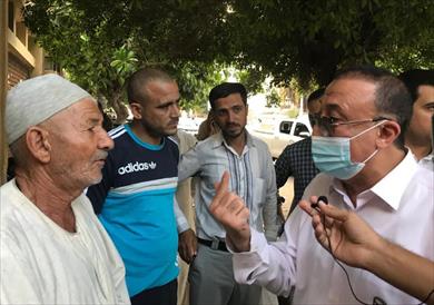 محافظ الإسكندرية يتوقف أمام مستشفى الشاطبى