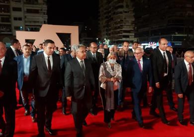 محافظ بورسعيد يفتتح ساحة مصر بمدخل قناة السويس