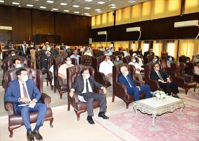 محافظ الفيوم يناقش آليات التوسع في تطبيق نظم الري الحديث