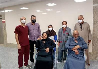 خروج أول حالتي إصابة بكورونا من مستشفى فرشوط الجديدة بقنا
