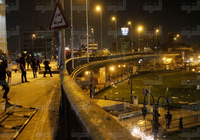 مؤيدو مرسي يحاولون اعتلاء كوبري أكتوبر مجددًا