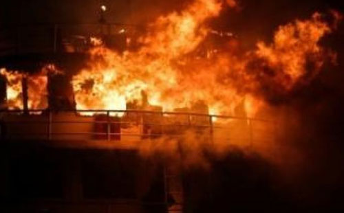 اشتعال النيران في مبنى رئاسة حي الهرم