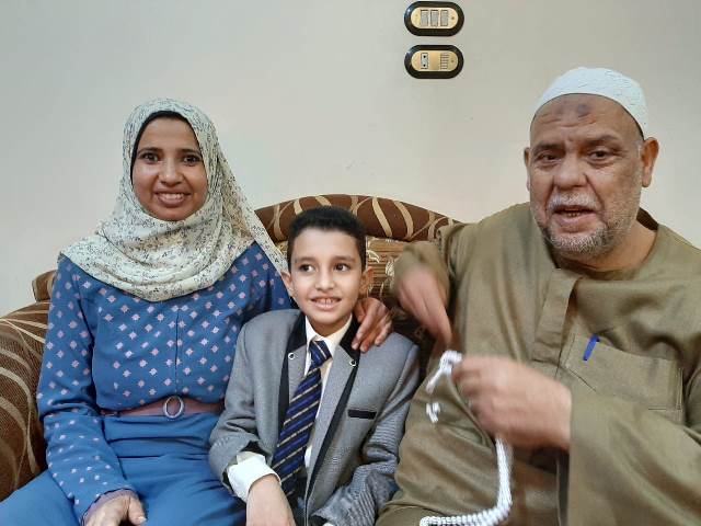 الطفل مع أسرته