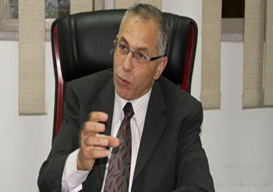 الدكتور طارق سلمان مساعد وزير الصحة لقطاع الصيدلة