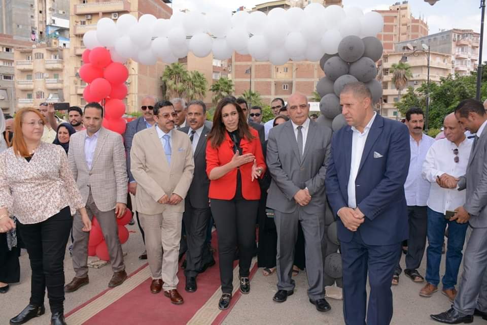 الدكتورة نهال بلبع نائب محافظ البحيرة تشهد تسليم جهاز  20 عروسة من مؤسسة العربى  ضمن احتفالية المحافظة بالعيد القومي