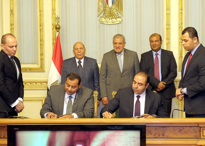 محلب يشهد توقيع عقد المنطقة اللوجستية بطنطا