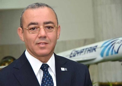 رئيس شركة «مصر للطيران» للخطوط الجوية الطيار هشام النحاس