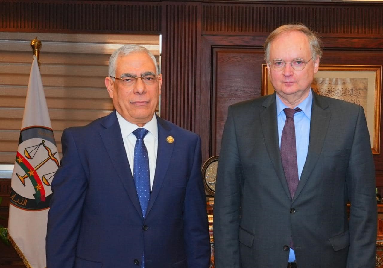 النائب العام يلتقي رئيس بعثة الاتحاد الأوروبي لدى مصر