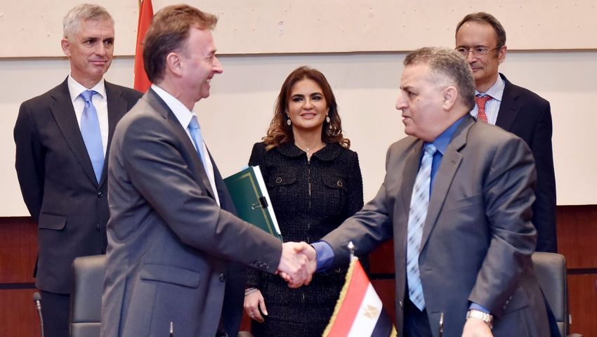توقيع اتفاق تمويل محطة الرياح