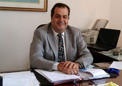 الدكتور أنور مغيث مديرًا للمركز القومي للترجمة