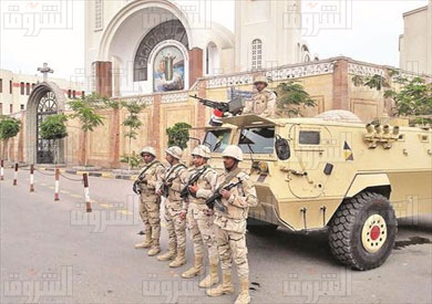 القوات المسلحة تؤمن محيط الكنائس بالغردقة- تصوير رضا الحصري