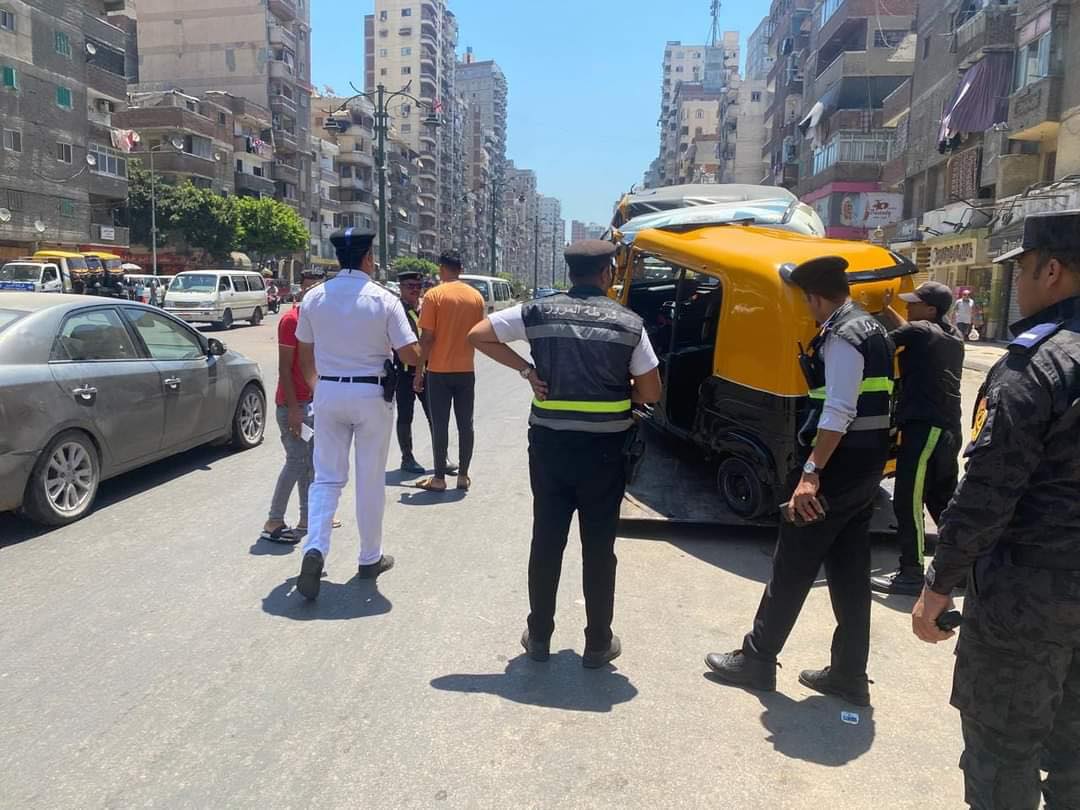 حملات مرورية مكثفة لرصد المخالفات بمحاور القاهرة والجيزة