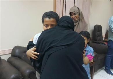 الطفل العائد مع اسرته