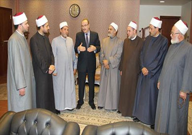 محافظ بنى سويف يلتقى أعضاء الرابطة العالمية لخريجي الأزهر