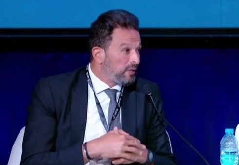 أيمن ممدوح عباس