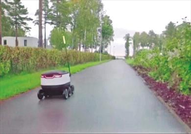 الروبوت يوصل الطعام في اي منطقة بلندن