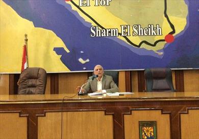 محافظ جنوب سيناء يدعو وزير التنمية المحلية لحضور مؤتمر عرض انجازات المحافظة