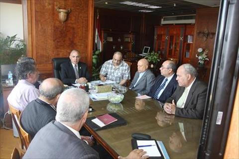 «عبد العاطي» يبحث مع قيادات «الري» السابقين مقترحاتهم مواجهة التلوث ورفع كفاءة الشبكات