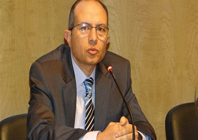 الأديب والروائي منير عتيبة
