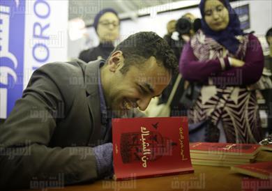 حفل توقيع كتاب من الشباك - دار الشروق تصوير احمد عبد الجواد
