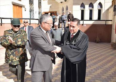 محافظ المنيا يهنىء الاخوة الاقباط بعيد الميلاد