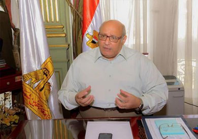 الدكتور عبدالوهاب عزت رئيس جامعة عين شمس