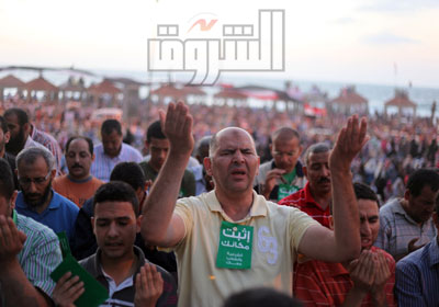 المصريون يشكرون الله على نجاح ثورتهم الثانية : تصوير - محمد فؤاد