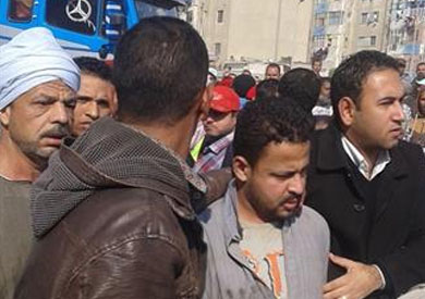 سيارة نقل تدهس عامل في المثلث بالسويس