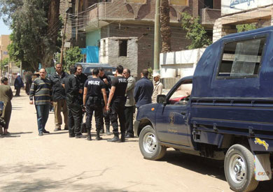 ثلاثة أشخاص يخطفون عامل في مشاجرة بسبب معاكسة طالبة ببنها