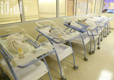 النيابة تحقق في واقعة استبدال مولودين بمستشفى قليوب