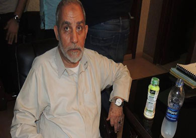 لحظة القبض على محمد بديع